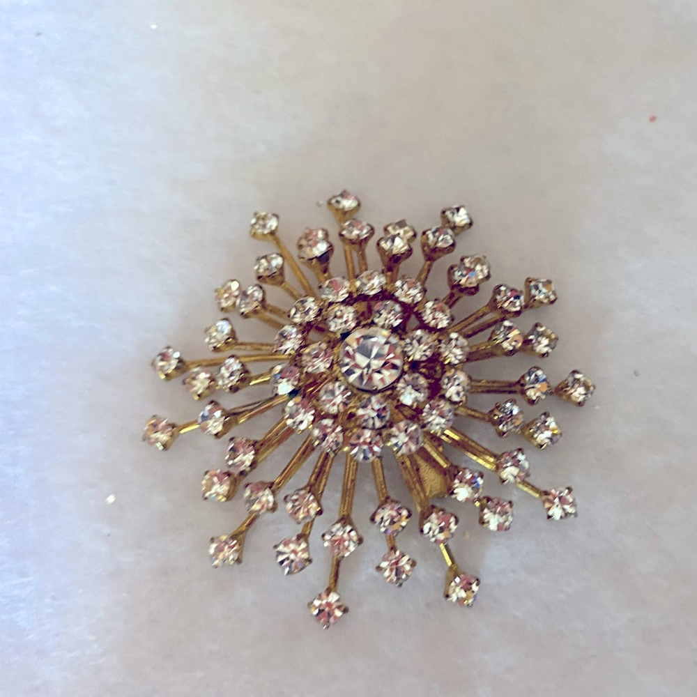 Broches